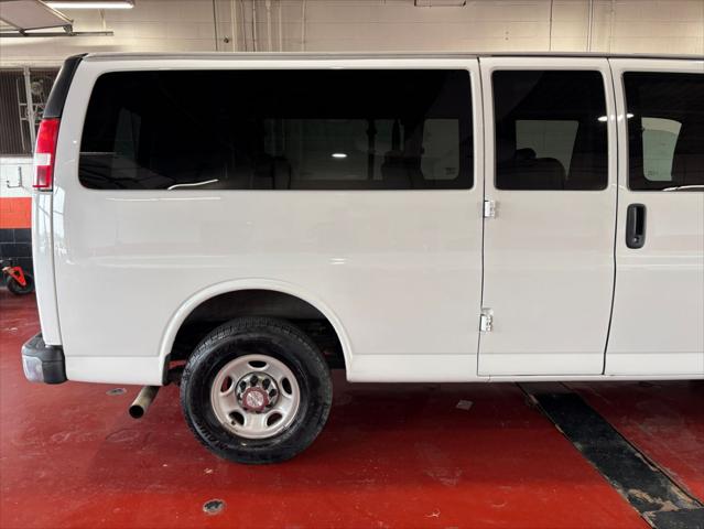 2017 Chevrolet Express LT