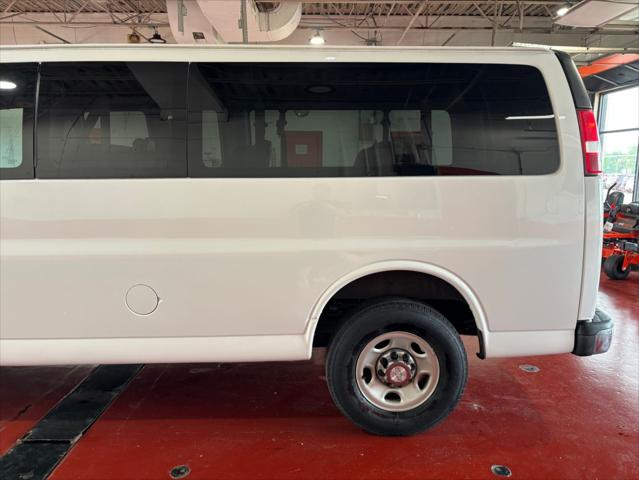 2017 Chevrolet Express LT