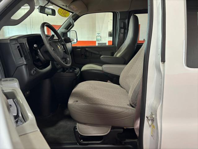 2017 Chevrolet Express LT