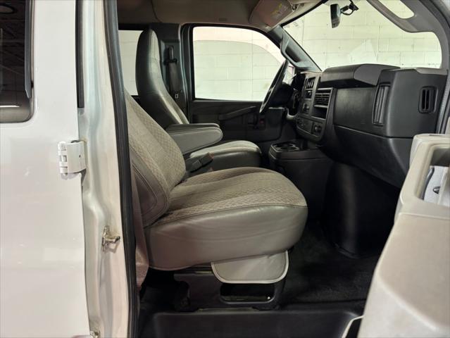 2017 Chevrolet Express LT
