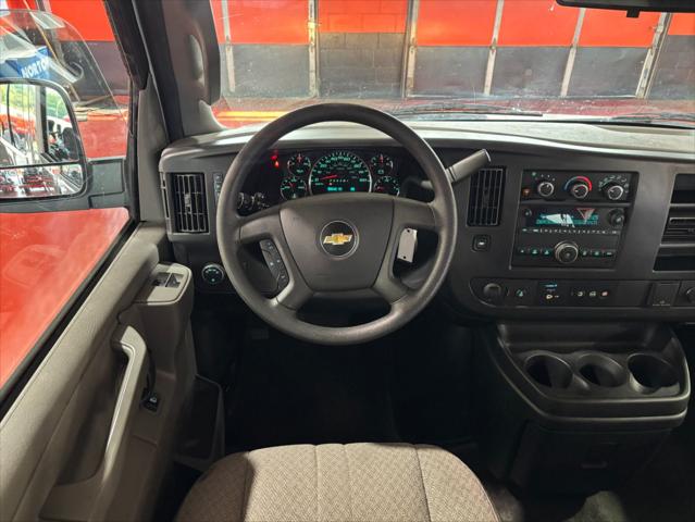 2017 Chevrolet Express LT