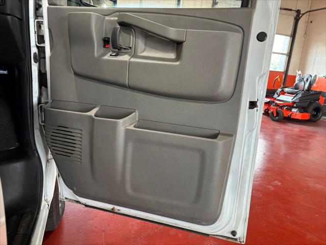 2017 Chevrolet Express LT