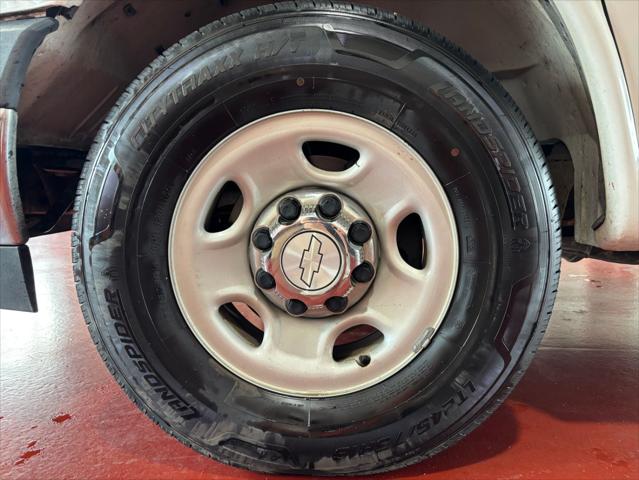 2017 Chevrolet Express LT