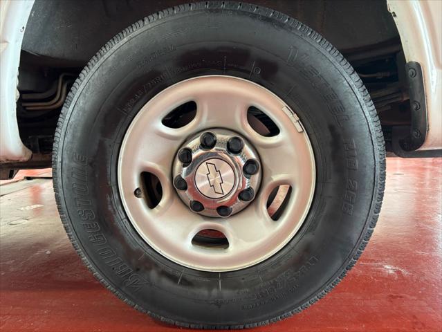 2017 Chevrolet Express LT