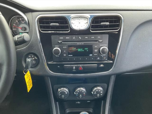 2011 Chrysler 200 Touring