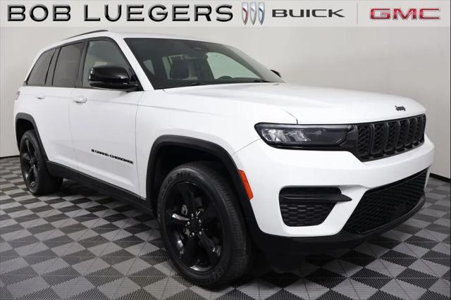 2023 Jeep Grand Cherokee Altitude 4x4 for sale in Jasper, IN