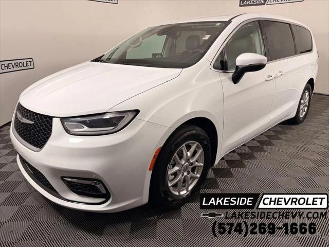 2023 Chrysler Pacifica Touring L for sale in Warsaw, IN