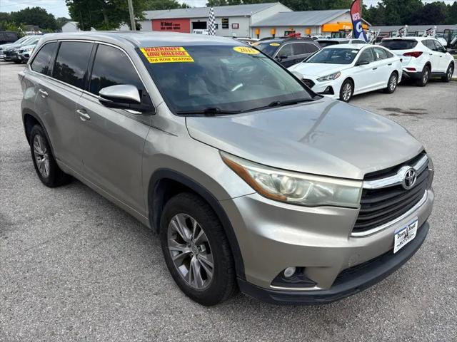 2015 Toyota Highlander LE V6 for sale in Lafayette, IN