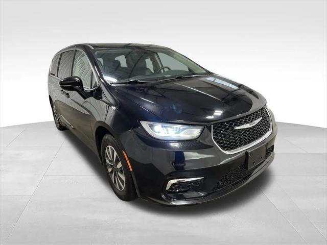 2024 Chrysler Pacifica Hybrid Select for sale in Wabash, IN