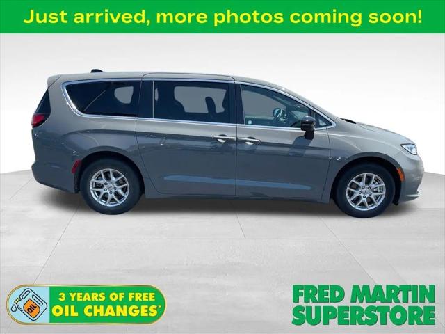 2025 Chrysler Pacifica Select for sale in Norton, OH