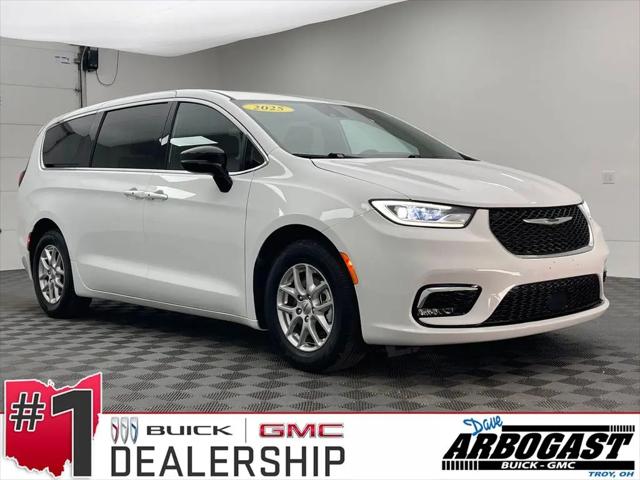 2025 Chrysler Pacifica Select for sale near Troy, OH