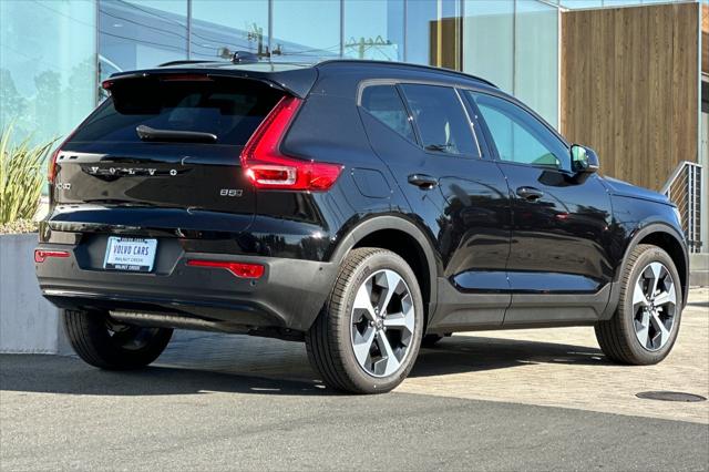 2026 Volvo XC40 Plus, B5 AWD Gas mild hybrid, Dark