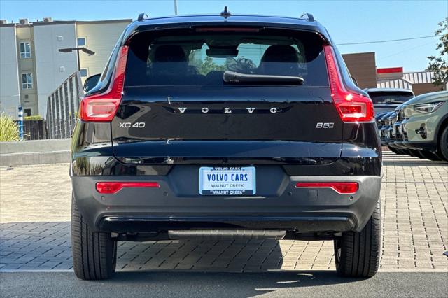 2026 Volvo XC40 Plus, B5 AWD Gas mild hybrid, Dark
