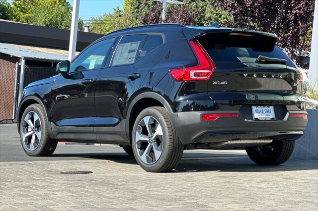 2026 Volvo XC40 Plus, B5 AWD Gas mild hybrid, Dark