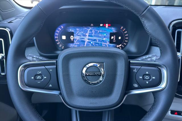 2026 Volvo XC40 Plus, B5 AWD Gas mild hybrid, Dark