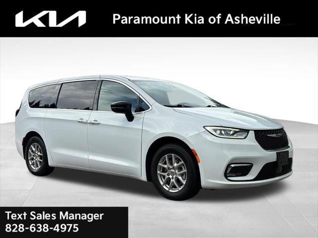 2025 Chrysler Pacifica Select for sale in Asheville, NC