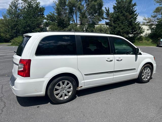 2014 Chrysler Town and Country Touring