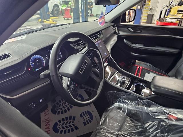2023 Jeep Grand Cherokee Limited 4x4 2023 Jeep Grand Cherokee Limited 4x4