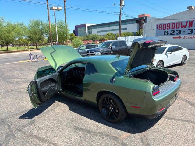 2018 Dodge Challenger SXT Plus