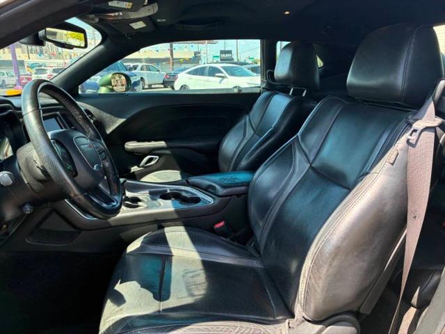 2018 Dodge Challenger SXT Plus