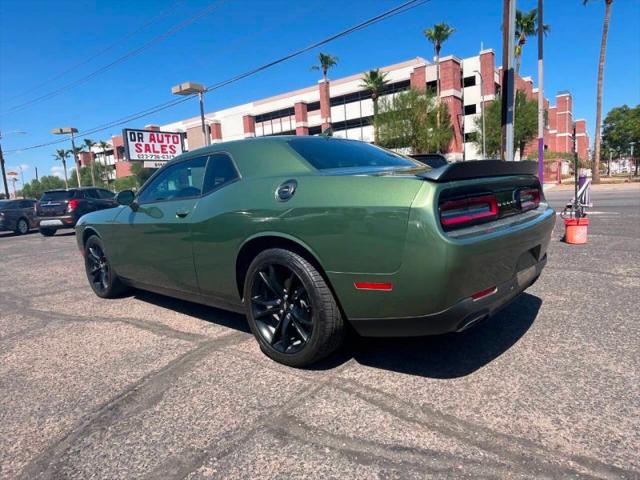 2018 Dodge Challenger SXT Plus