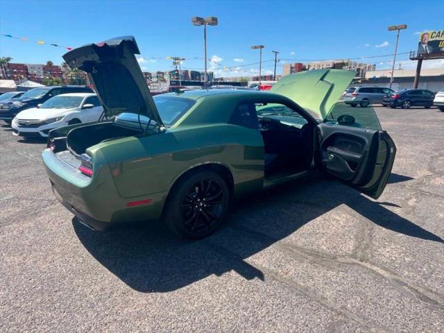 2018 Dodge Challenger SXT Plus