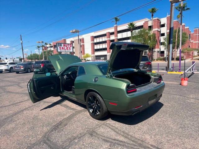 2018 Dodge Challenger SXT Plus