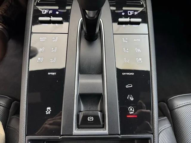 2023 Porsche Macan T