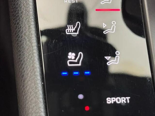 2023 Porsche Macan T
