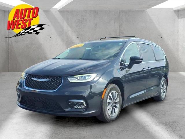 2021 Chrysler Pacifica Hybrid Touring L for sale in Plainwell, MI