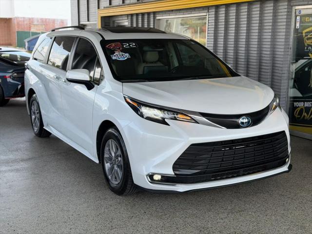 2022 Toyota Sienna XLE for sale in Orlando, FL