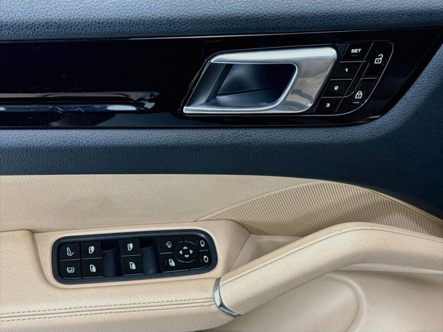 2019 Porsche Cayenne E-Hybrid Base