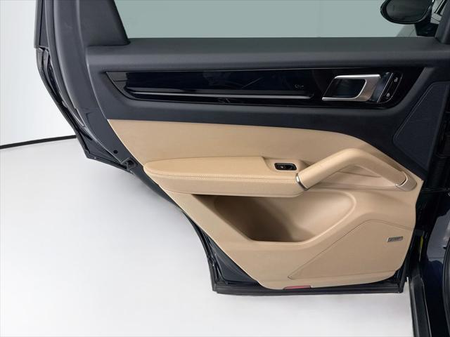 2019 Porsche Cayenne E-Hybrid Base