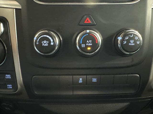 2017 Ram 1500 SLT Crew Cab 4x4 64 Box