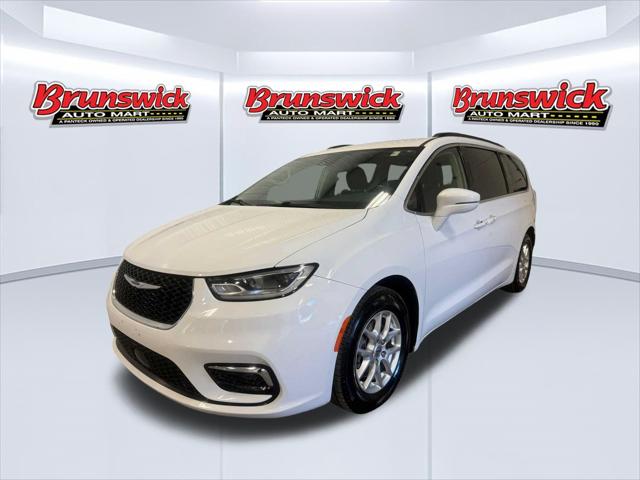 2022 Chrysler Pacifica Touring L for sale in Brunswick, OH