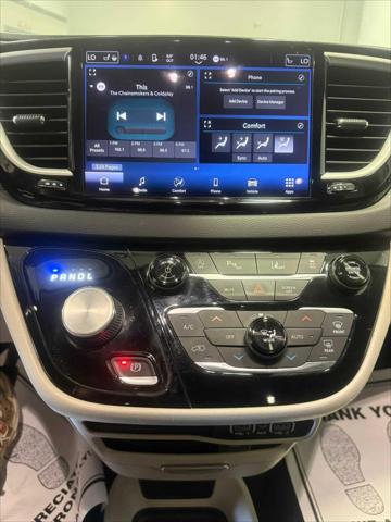 2022 Chrysler Pacifica Touring L