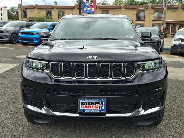 2025 Jeep Grand Cherokee L Laredo 4x4 2025 Jeep Grand Cherokee L Laredo 4x4
