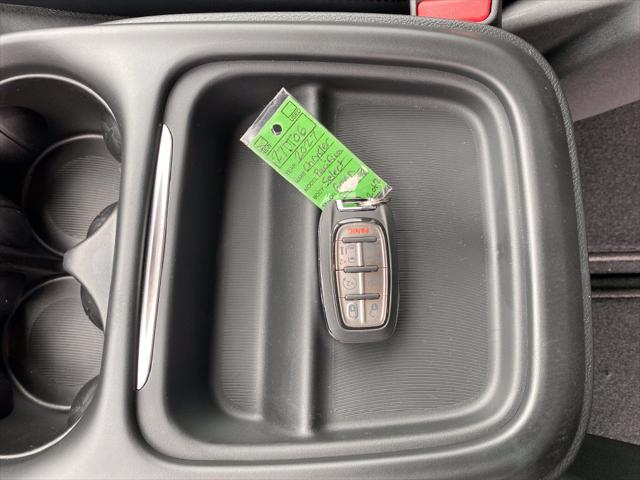 2027 Chrysler Pacifica Select