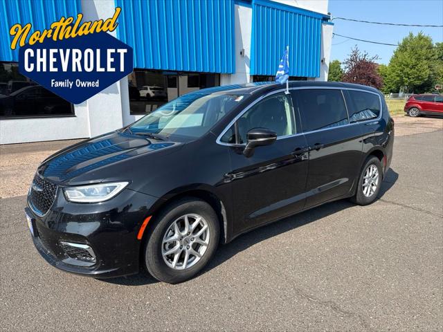 2023 Chrysler Pacifica Touring L for sale in Superior, WI