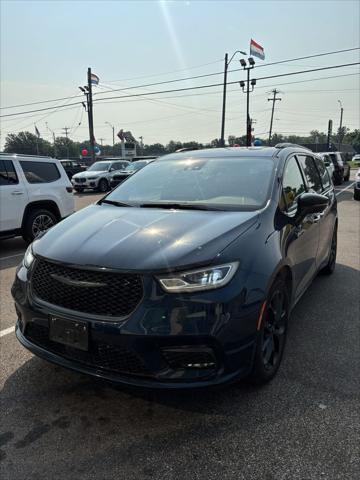Used 2025 Chrysler Pacifica Limited For Sale in Millington, TN