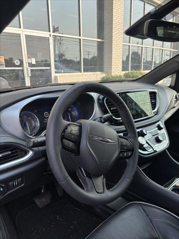 Used 2025 Chrysler Pacifica Limited For Sale in Millington, TN