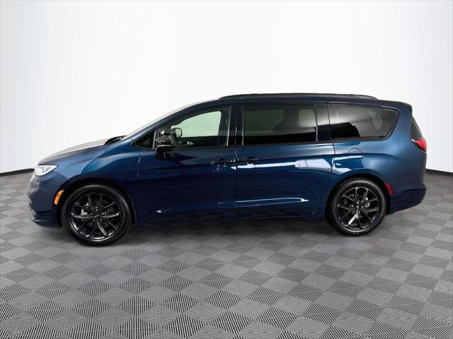 Used 2025 Chrysler Pacifica Limited For Sale in Olive Branch, MS
