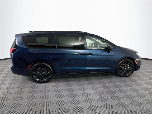 Used 2025 Chrysler Pacifica Limited For Sale in Olive Branch, MS