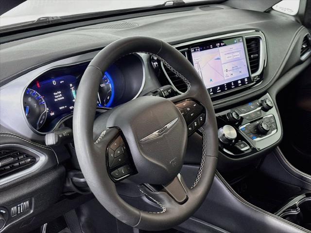 Used 2025 Chrysler Pacifica Limited For Sale in Olive Branch, MS