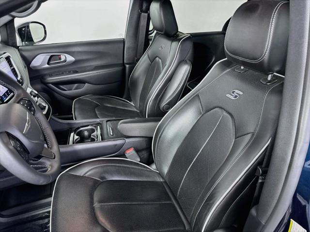 Used 2025 Chrysler Pacifica Limited For Sale in Olive Branch, MS