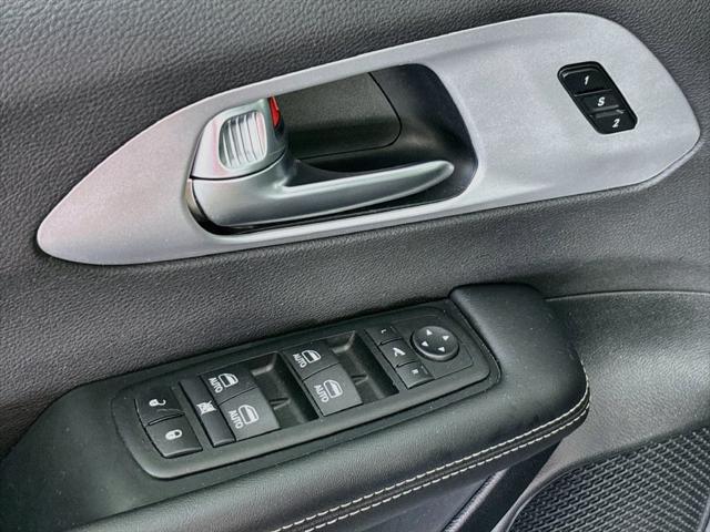 Used 2025 Chrysler Pacifica Limited For Sale in Olive Branch, MS