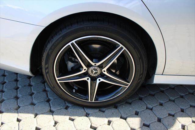 2018 Mercedes-Benz E-CLASS E 300 E 300