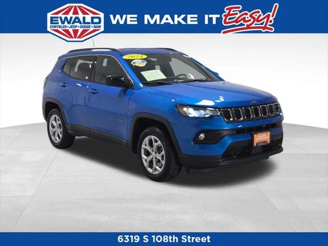 2024 Jeep Compass Latitude 4x4 for sale in Oconomowoc, WI