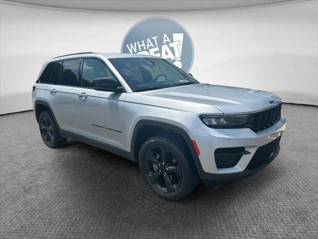 2023 Jeep Grand Cherokee Altitude 4x4 for sale in Pittsburgh, PA