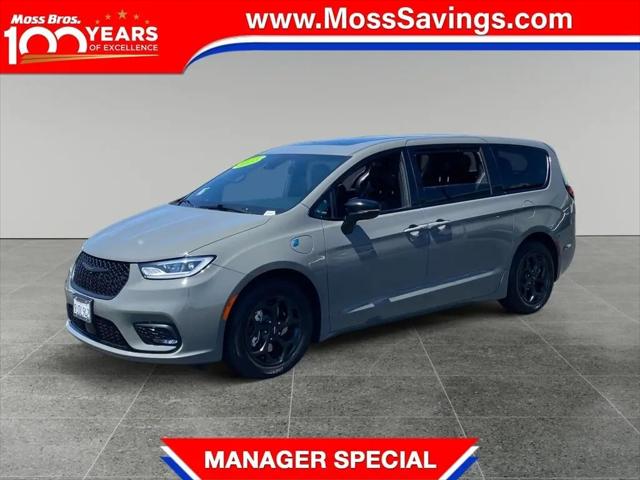 2023 Chrysler Pacifica Hybrid Limited for sale in San Bernardino, CA